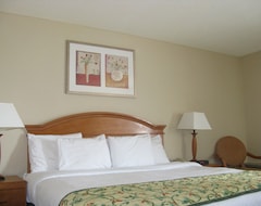 Hotel Days Inn & Suites By Wyndham Warren (Warren, USA)