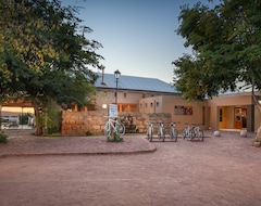 Khách sạn De Zeekoe Guest Farm (Oudtshoorn, Nam Phi)