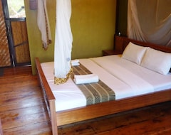 Hotel Queen Elizabeth Bush Lodge (Bushenyi, Uganda)
