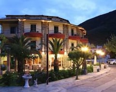 Hotel Delfini (Menidi, Greece)