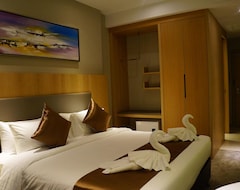 Greens Hotel & Suites (Bintulu, Malaysia)