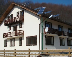 Khách sạn Bârlogul Lupilor (Curtea de Arges, Romania)