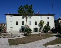 Hotel Principe Calaf 3 (Lucca, Italy)