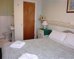 Khách sạn Balmoral Guest House (Morecambe, Vương quốc Anh)