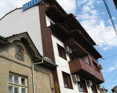 Khách sạn Comfort (Veliko Tarnovo, Bun-ga-ri)