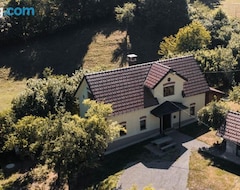 Koko talo/asunto Country House Sveta Ana (Loška Dolina, Slovenia)