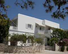 Khách sạn Doukissa (Livadia - Paros, Hy Lạp)