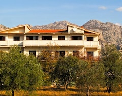 Otel Rajna (Starigrad, Hırvatistan)