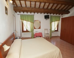 Otel Mancinelli (Fossombrone, İtalya)