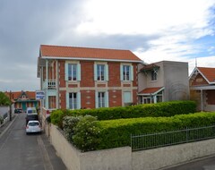 Khách sạn Hôtel Michelet Plage (Soulac-sur-Mer, Pháp)
