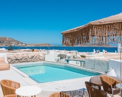 Bohemian Luxury Boutique Hotel, Adults Only (Naoussa, Greece)