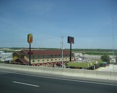 Otel Super 8 by Wyndham San Antonio/I-35 North (San Antonio, ABD)