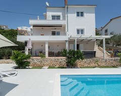 Hele huset/lejligheden Charming Modern House With The New Swimming Pool (Okrug Gornji, Kroatien)