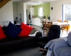 Cijela kuća/apartman New House, 400 M Beach, Overlooking Menhirs, 6 People, No Pets (Camaret-Sur-Mer, Francuska)