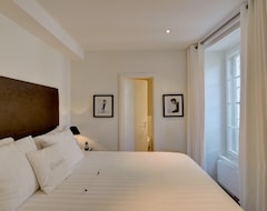 Hotel Le Bourg 7 (Lutry, Suiza)