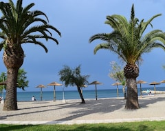 Three Stars Beach Hotel (Moraitika, Greece)