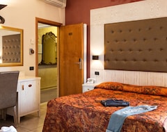 Khách sạn Hotel Villa Tiziana (Marina di Massa, Ý)