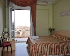 Hotelli Hotel Alsazia (Sirmione, Italia)