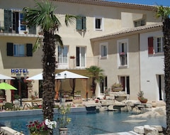 Khách sạn Inter-Hôtel Le Village Provencal (Pertuis, Pháp)