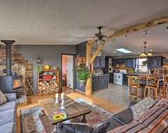 Koko talo/asunto New! Cozy Black Hills Home W/13 Acres, Deck & View (Hot Springs, Amerikan Yhdysvallat)