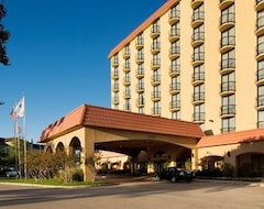 Hotel Embassy Suites by Hilton Tulsa I-44 (Tulsa, USA)