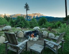 Tüm Ev/Apart Daire Farm Stay Cabin With Sauna, Hot Tub And Epic Mountain Views (Mount Currie, Kanada)
