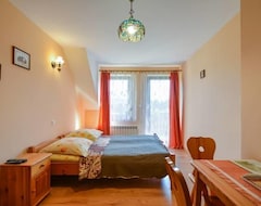 Casa/apartamento entero Pokoje Goscinne I Apartamenty U Wiktorii (Sromowce, Polonia)