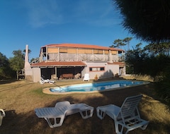 Hotelli Hotel El Refugio nudista naturista opcional (Punta Ballena, Uruguay)