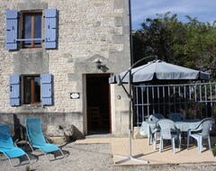 Toàn bộ căn nhà/căn hộ Beautifully Restored Former Stable With Pool, Convenient Location (Antezant-la-Chapelle, Pháp)
