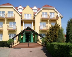 Khách sạn Helena (Giżycko, Ba Lan)