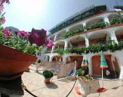 Khách sạn Il Gabbiano Hotel (Positano, Ý)
