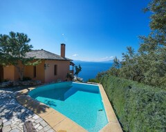 Toàn bộ căn nhà/căn hộ Pelion Homes 2 Cypresses Villa W/ Swimming Pool 150m From The Sea (Kato Gatzea, Hy Lạp)