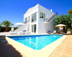 Casa/apartamento entero Modern Villa With Sea Views 300M From The Beach With Private Pool, Ac, Wifi (Cala Blanca, España)