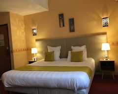 Khách sạn Contact hotel le Provence (Agen, Pháp)