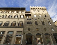 Hotel Antica Torre di Via Tornabuoni 1 (Floransa, İtalya)