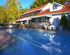 Resort Severn Lodge (Port Severn, Canada)