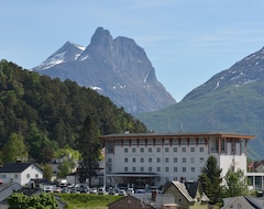 Grand Hotel - By Classic Norway Hotels (Andalsnes, Norveška)