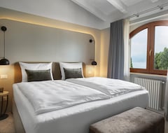 Aparthotel June Stay Lake Garda (Brenzone sul Garda, Italija)