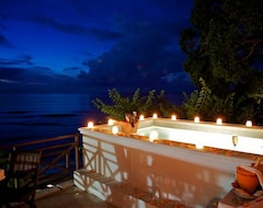 Khách sạn Treasure Beach (Paynes Bay, Barbados)