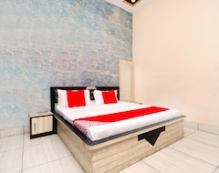 Oyo 43293 Hotel Pushp Vatika (Bhiwandi, Indija)