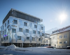 Khách sạn Cubo Sport & Art Hotel (St. Johann, Áo)