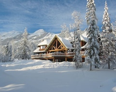 Khách sạn Vagabond Lodge at Kicking Horse Resort (Golden, Canada)