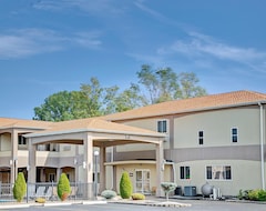 Khách sạn Days Inn & Suites by Wyndham Niagara Falls/Buffalo (Thác Niagara, Hoa Kỳ)