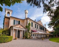 Khách sạn Hotel Villa Luppis (Pasiano di Pordenone, Ý)