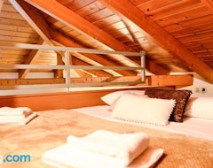 Tüm Ev/Apart Daire Wooden Ceiling Home Up To 4 (Kalamata, Yunanistan)