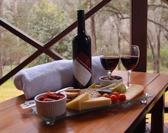 Hotelli Beyonderup Falls Adult Country Escape (Nannup, Australia)