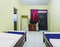 Hotel Oyo Life 91606 Nadin Guest House Syariah (Garut, Indonezija)