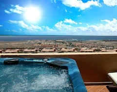 Hotel Casaview - Luxury Holiday Home With Private Jacuzzi (Caleta de Fuste, Spanien)