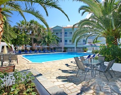 Hotel Dolphin (Skópelos by, Grækenland)