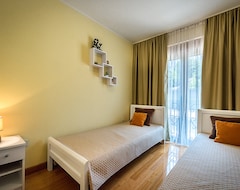 Hotel Villa Santorini (Becici, Montenegro)